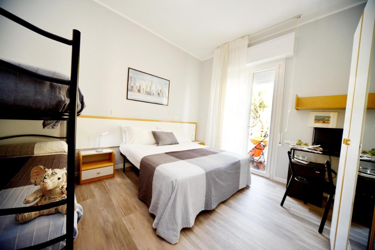 Hotel Mirabella Riccione Dış mekan fotoğraf