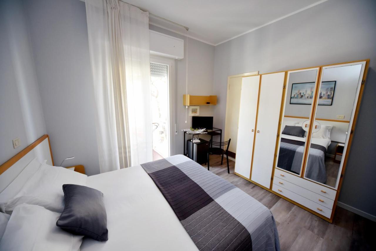 Hotel Mirabella Riccione Dış mekan fotoğraf