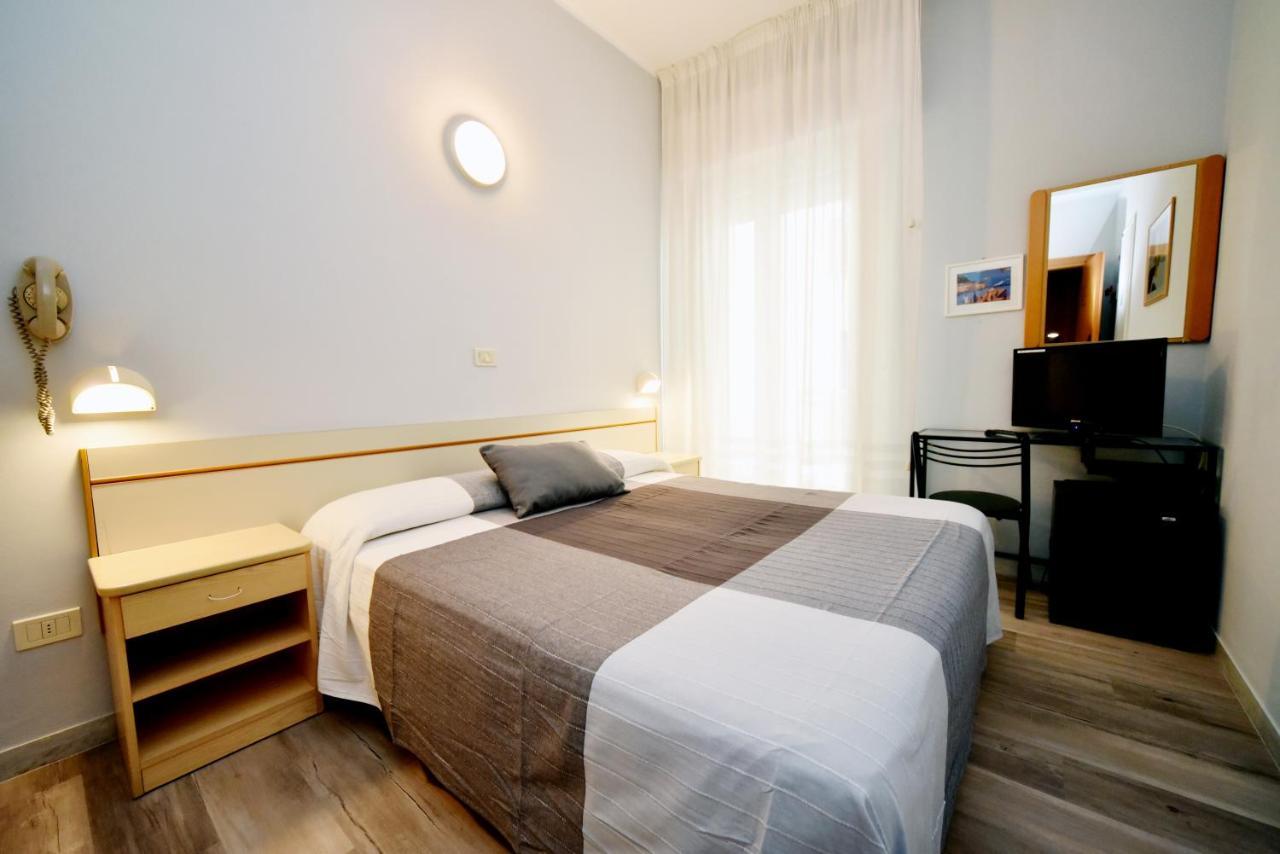 Hotel Mirabella Riccione Dış mekan fotoğraf