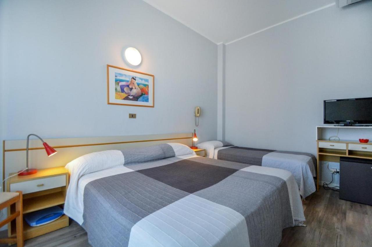 Hotel Mirabella Riccione Dış mekan fotoğraf
