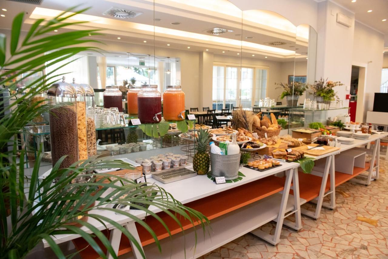 Hotel Mirabella Riccione Dış mekan fotoğraf