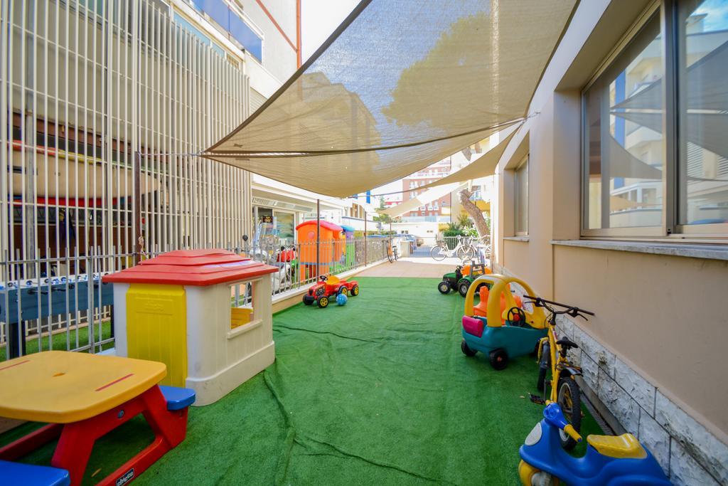 Hotel Mirabella Riccione Dış mekan fotoğraf