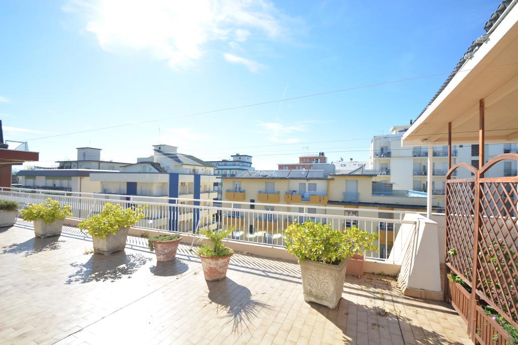 Hotel Mirabella Riccione Dış mekan fotoğraf